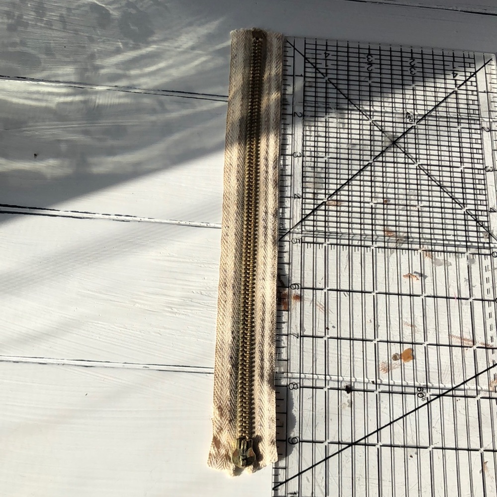 Zipper from Louis Vuitton Azur Handbag (no pull)
